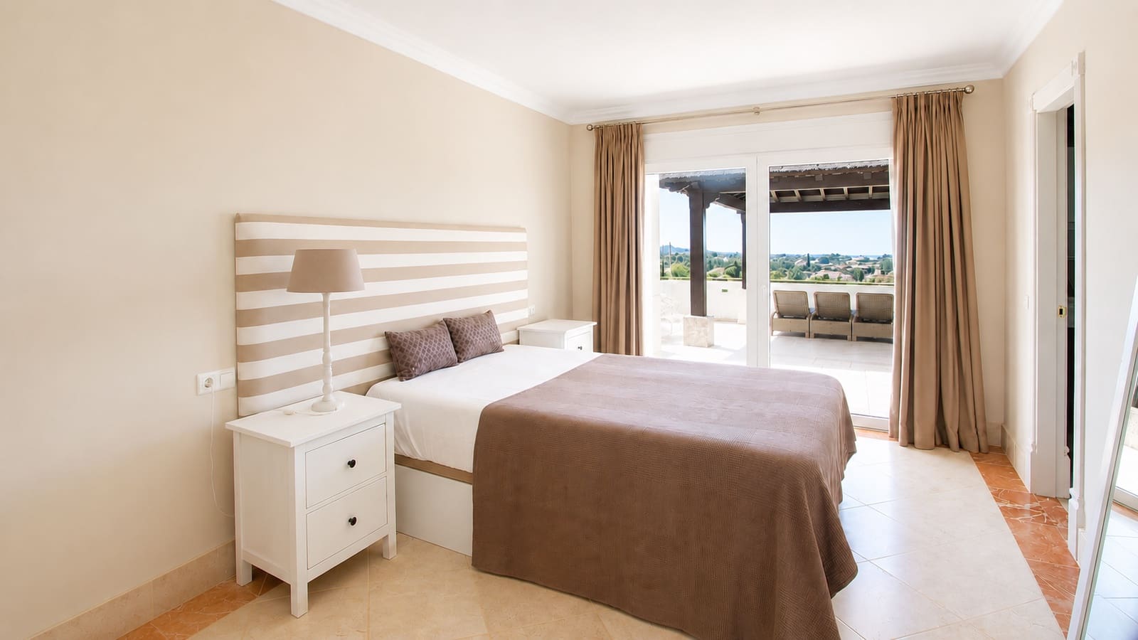 4 soverom Finca/Herregård til salgs i Estepona med svømmebasseng garasje - € 2 450 000 (Ref: 9175453)