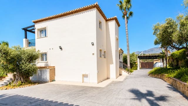 4 sypialnia Finka/Dom wiejski na sprzedaż w Estepona z basenem garażem - 2 450 000 € (Ref: 9175453)