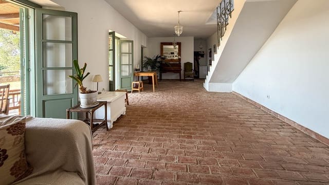 5 bedroom Finca/Country House for sale in Jimena de la Frontera with pool - € 1,575,000 (Ref: 9194289)