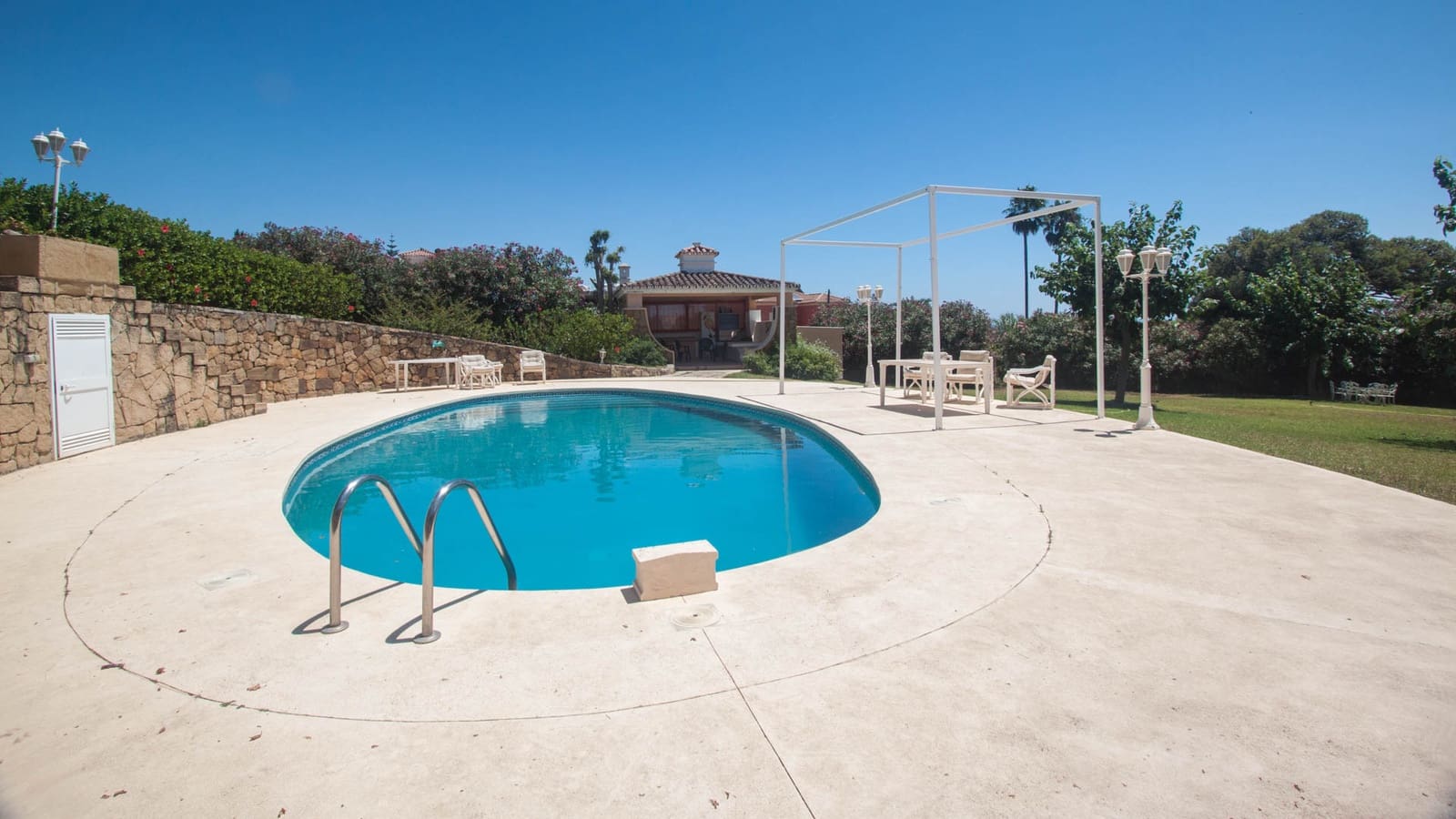 4 slaapkamer Villa te koop in Estepona met zwembad garage - € 2.400.000 (Ref: 9231254)