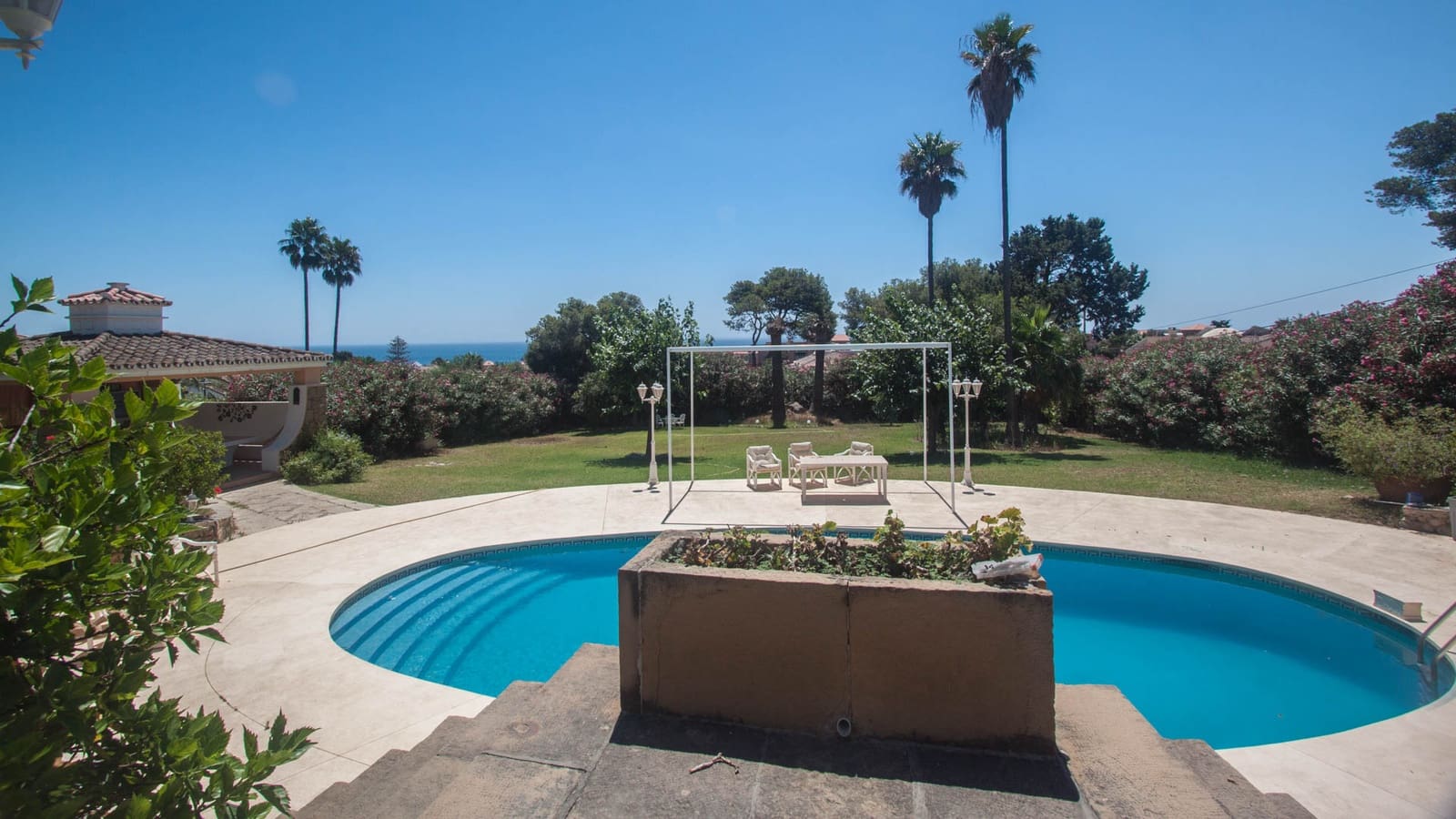 4 slaapkamer Villa te koop in Estepona met zwembad garage - € 2.400.000 (Ref: 9231254)