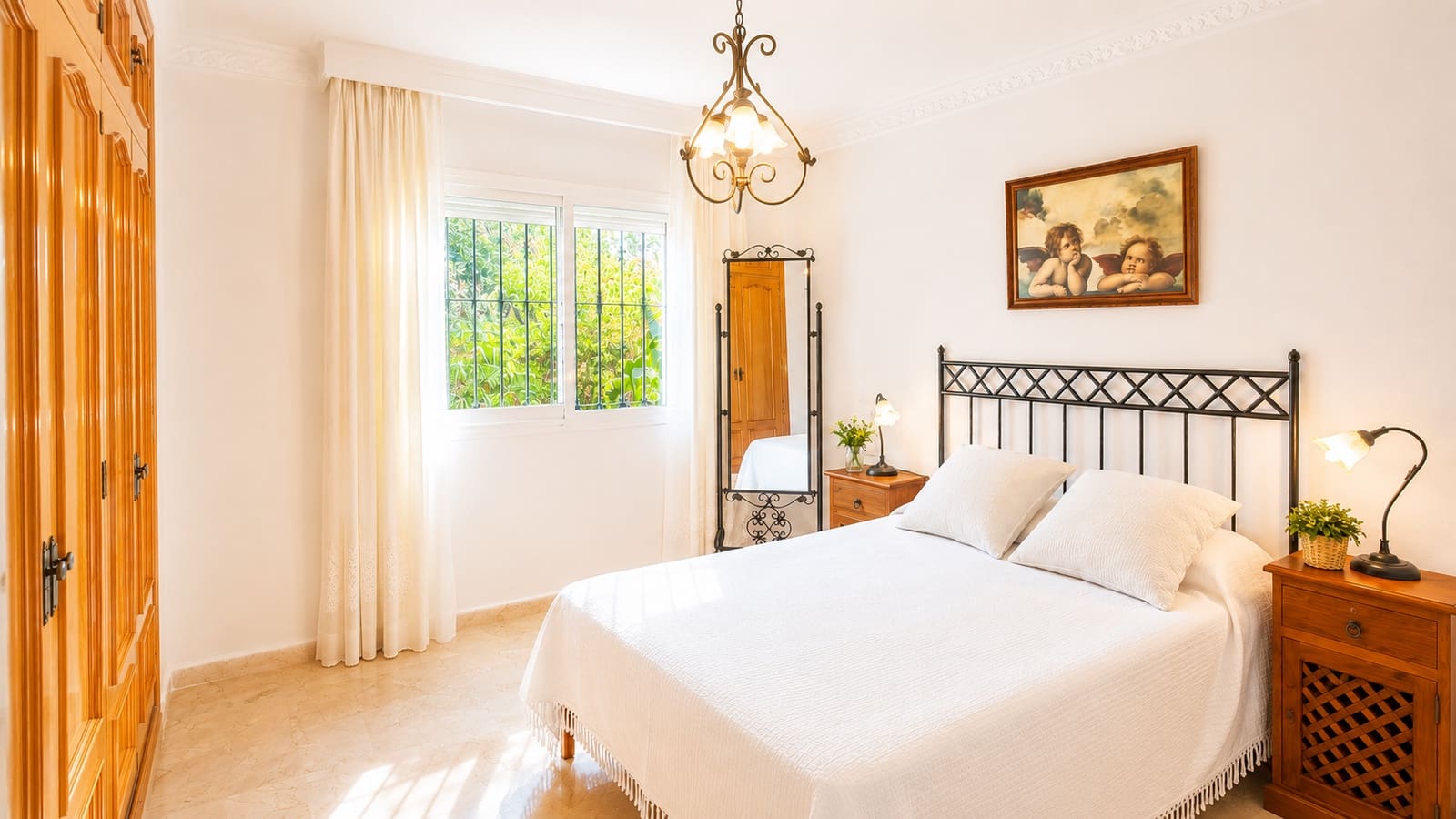 3 chambre Finca/Maison de Campagne à vendre à Estepona avec piscine garage - 1 075 000 € (Ref: 9297847)