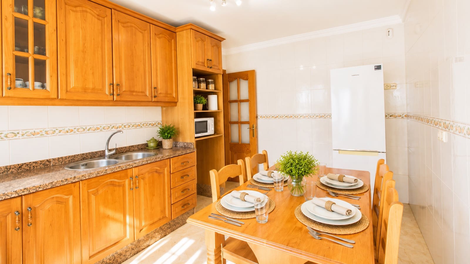 3 chambre Finca/Maison de Campagne à vendre à Estepona avec piscine garage - 1 075 000 € (Ref: 9297847)