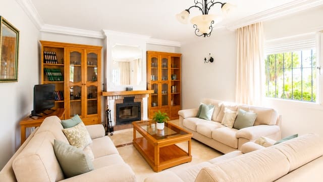 3 soveværelse Finca/Landehus til salg i Estepona med swimmingpool garage - € 1.075.000 (Ref: 9297847)