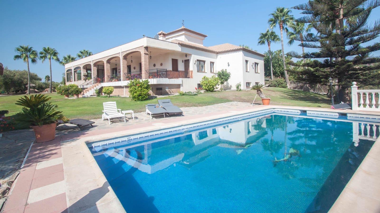 3 slaapkamer Finca/Landhuis te koop in Estepona met zwembad garage - € 2.400.000 (Ref: 9378089)