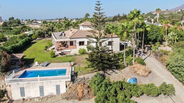 3 slaapkamer Finca/Landhuis te koop in Estepona met zwembad garage - € 2.400.000 (Ref: 9378089)
