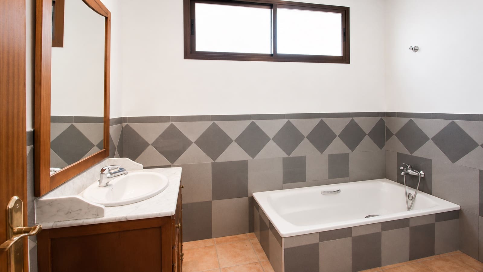 3 soveværelse Finca/Landehus til salg i Estepona med swimmingpool garage - € 2.000.000 (Ref: 9378089)