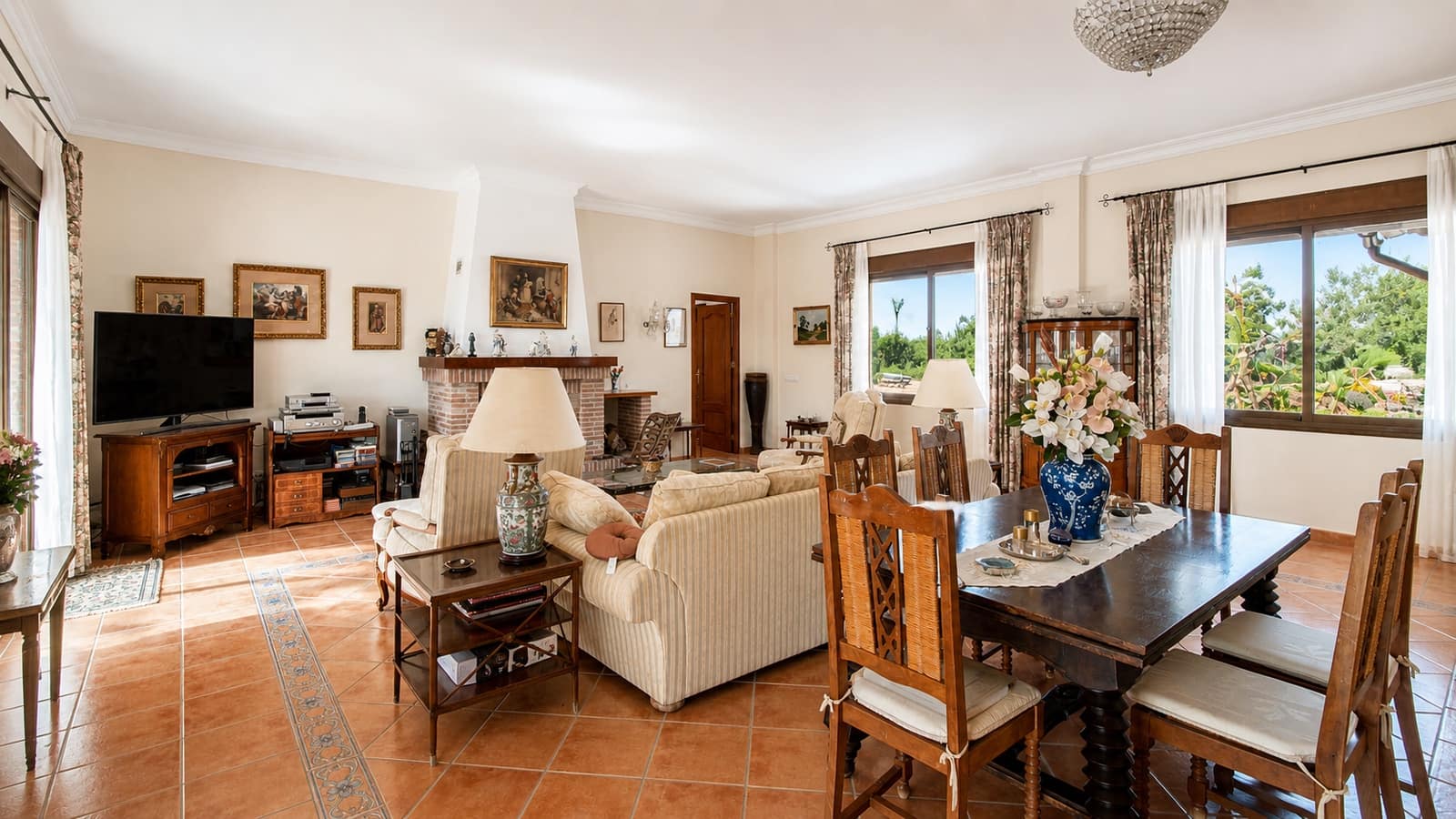 3 soveværelse Finca/Landehus til salg i Estepona med swimmingpool garage - € 2.000.000 (Ref: 9378089)