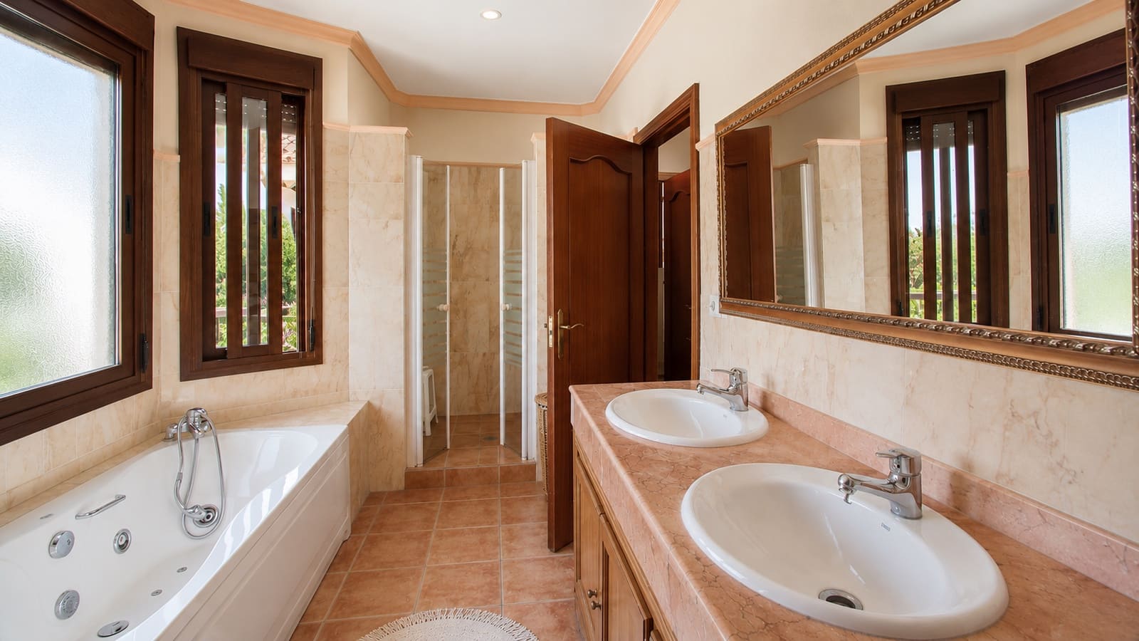 3 soveværelse Finca/Landehus til salg i Estepona med swimmingpool garage - € 2.000.000 (Ref: 9378089)