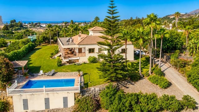 3 slaapkamer Finca/Landhuis te koop in Estepona met zwembad garage - € 2.000.000 (Ref: 9378089)