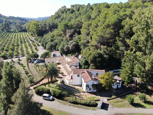8 chambre Finca/Maison de Campagne à vendre à Gaucín avec piscine garage - 2 800 000 € (Ref: 9414567)