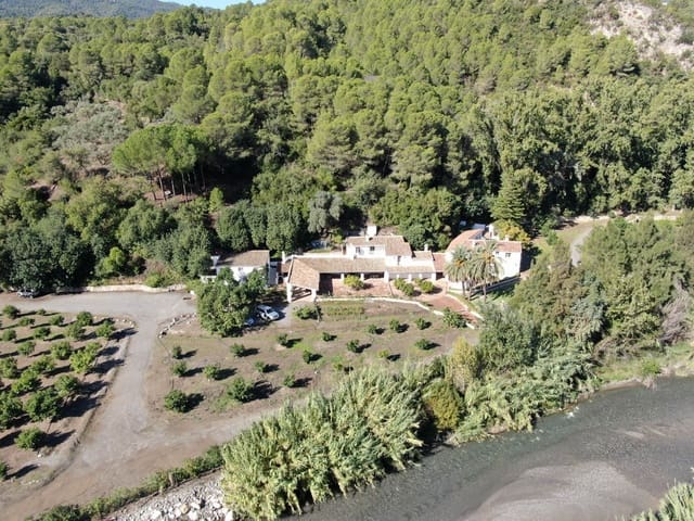 8 chambre Finca/Maison de Campagne à vendre à Gaucín avec piscine garage - 2 800 000 € (Ref: 9414567)