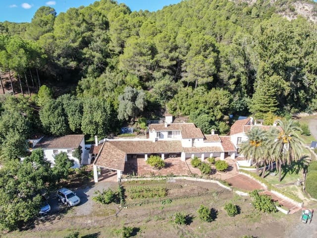 8 chambre Finca/Maison de Campagne à vendre à Gaucín avec piscine garage - 2 800 000 € (Ref: 9414567)