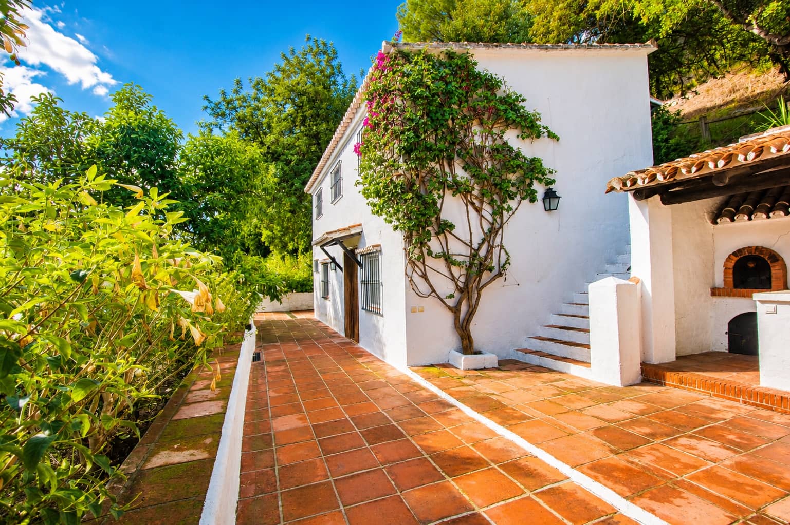 8 bedroom Finca/Country House for sale in Gaucin with pool garage - € 2,700,000 (Ref: 9414567)