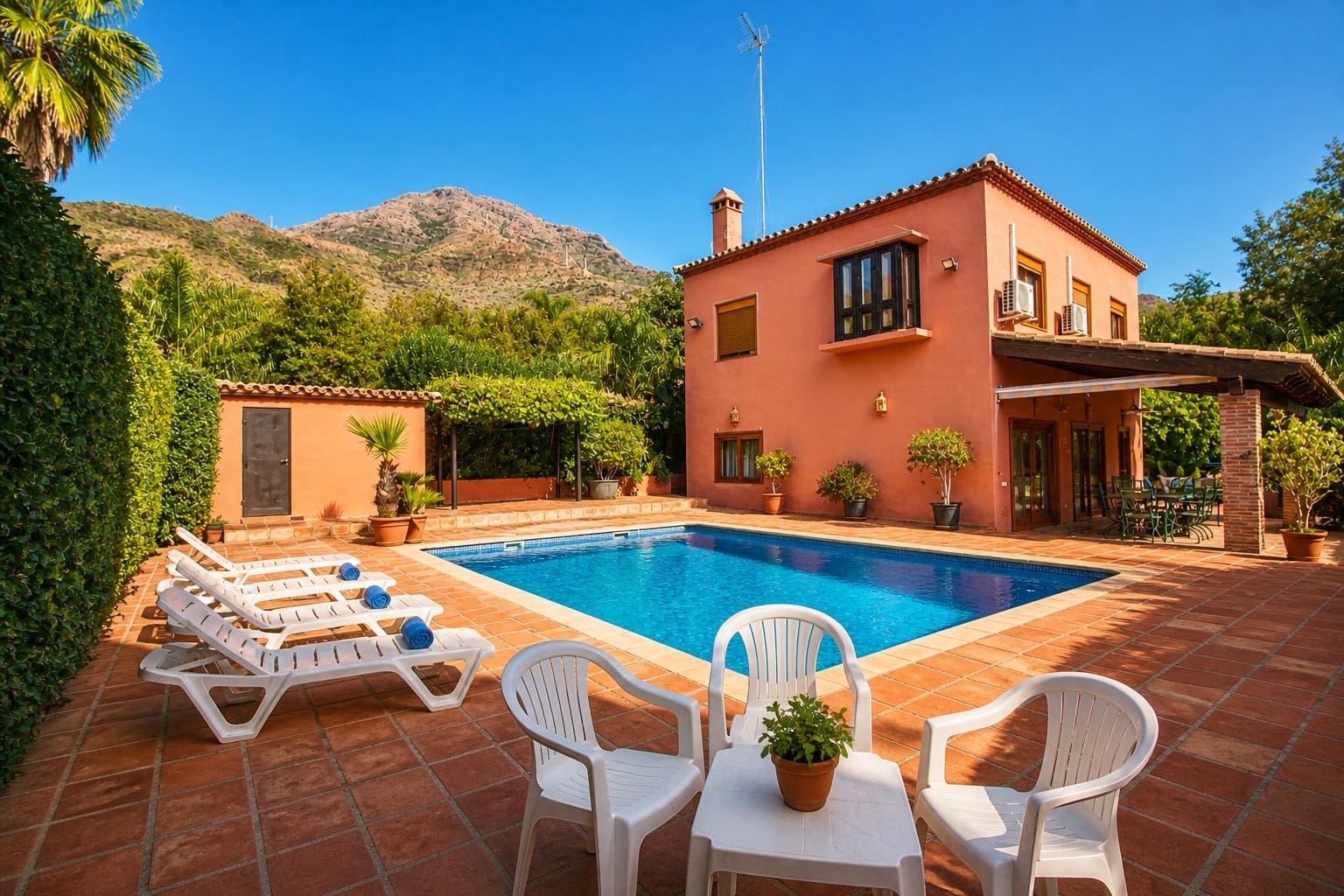 4 bedroom Finca/Country House for sale in Estepona with pool garage - € 795,000 (Ref: 9436417)