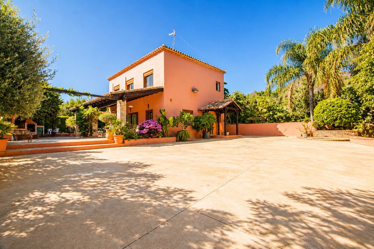 4 bedroom Finca/Country House for sale in Estepona with pool garage - € 795,000 (Ref: 9436417)