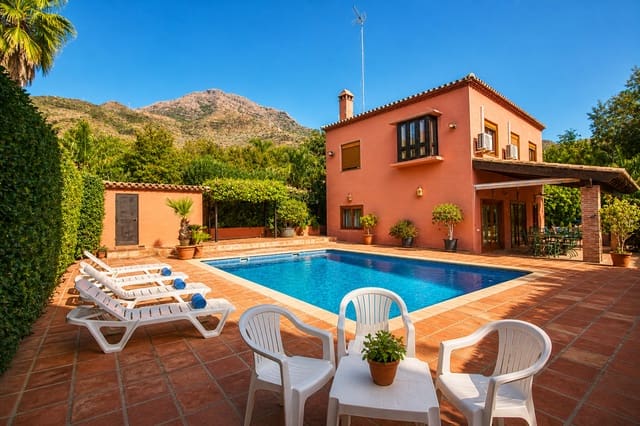 4 Zimmer Finca/Landgut zu verkaufen in Estepona mit Pool Garage - 795.000 € (Ref: 9436417)