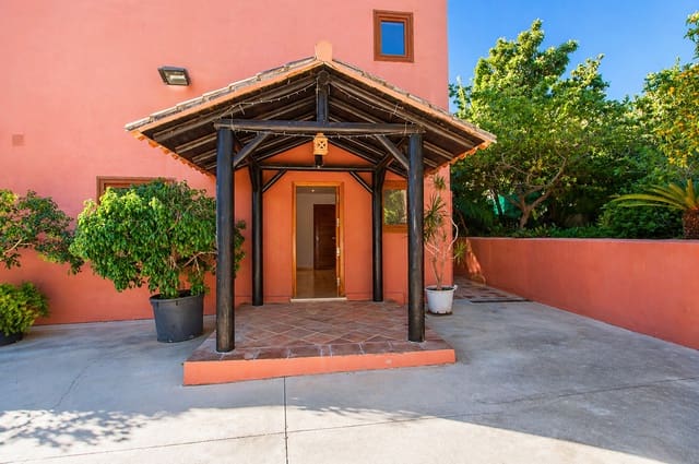 4 Zimmer Finca/Landgut zu verkaufen in Estepona mit Pool Garage - 795.000 € (Ref: 9436417)