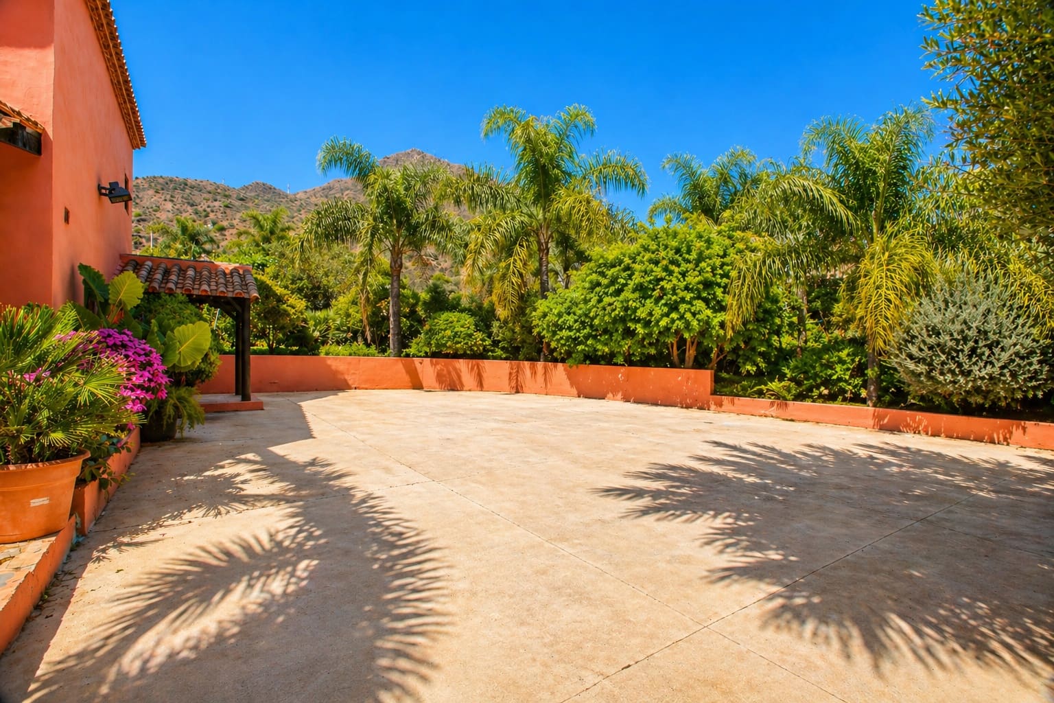 4 bedroom Finca/Country House for sale in Estepona with pool garage - € 795,000 (Ref: 9436417)
