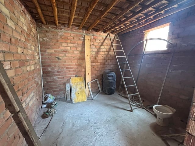 Casa de 2 habitaciones en Casares en venta - 75.000 € (Ref: 9499970)