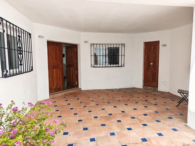 5 sovrum Finca/Hus på landet till salu i Estepona med pool garage - 995 000 € (Ref: 9691595)