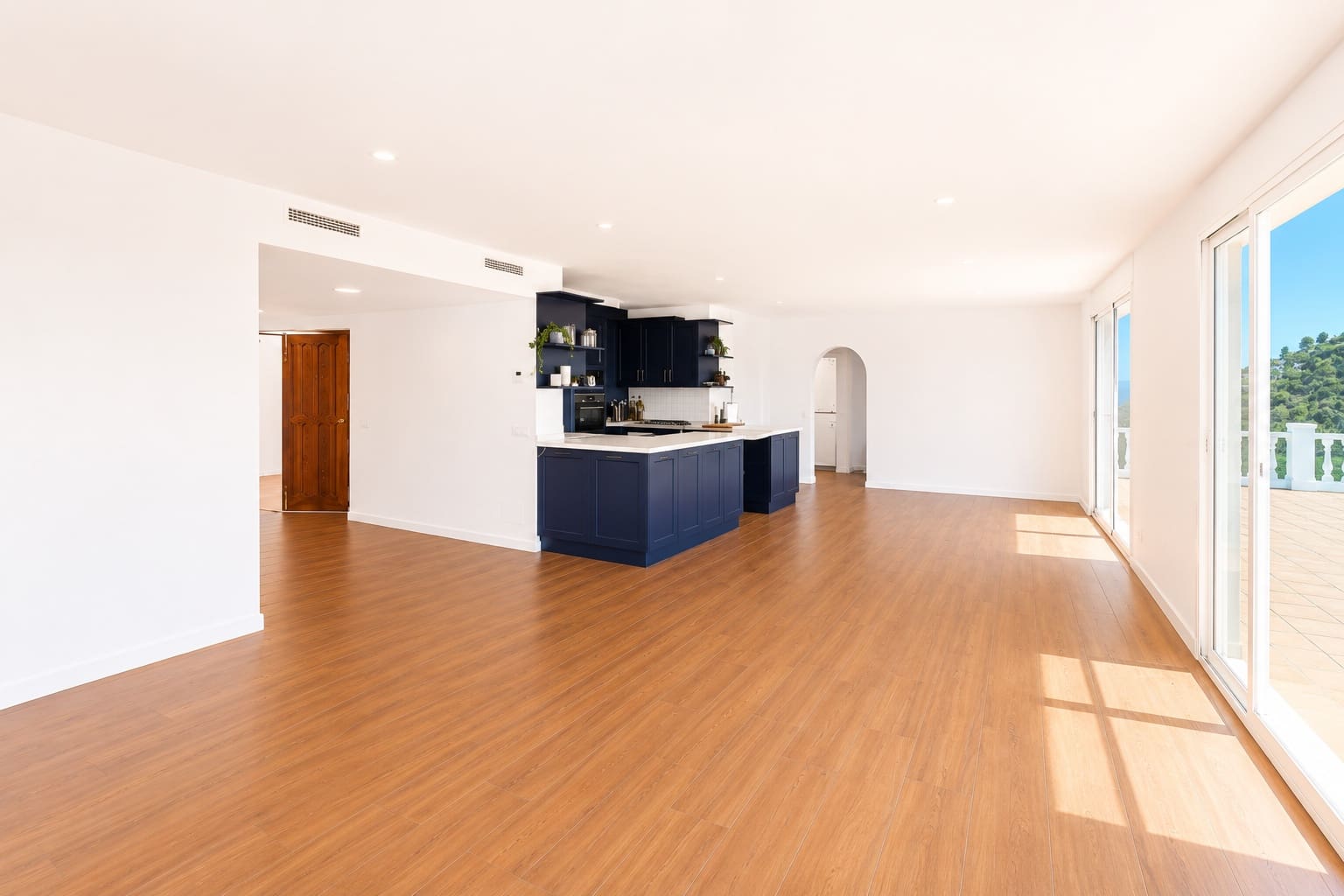 5 bedroom Finca/Country House for sale in Estepona with pool garage - € 995,000 (Ref: 9691595)