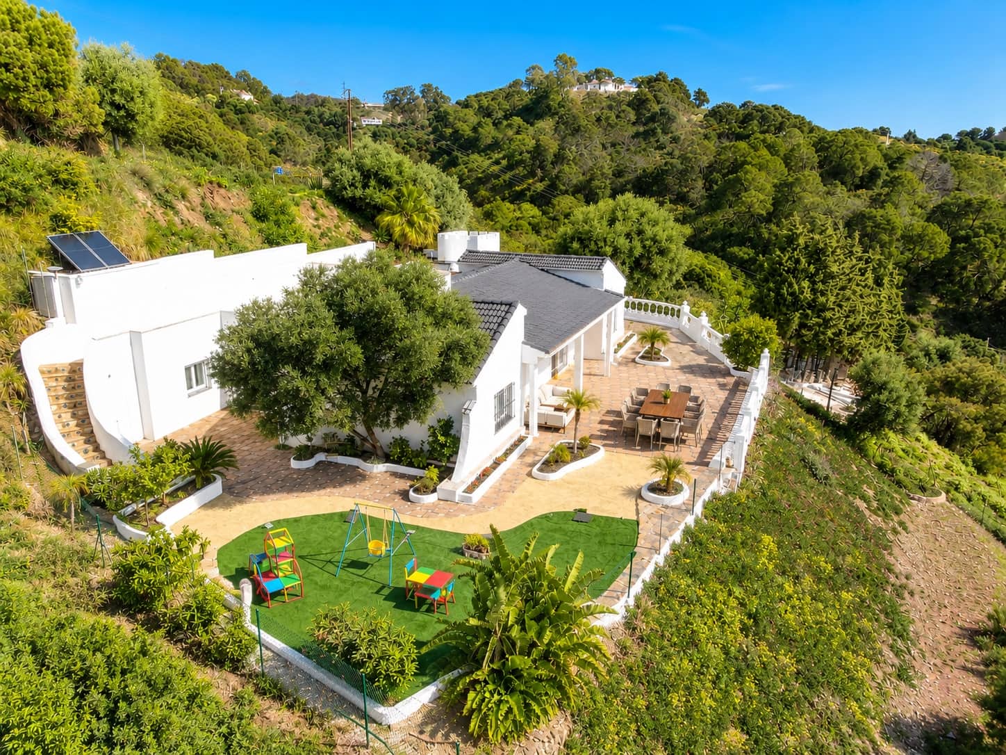 5 bedroom Finca/Country House for sale in Estepona with pool garage - € 995,000 (Ref: 9691595)