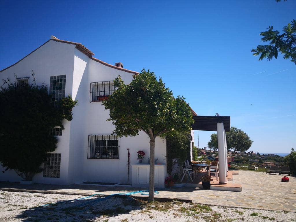 4 slaapkamer Finca/Landhuis te koop in Estepona met zwembad garage - € 1.300.000 (Ref: 9700142)