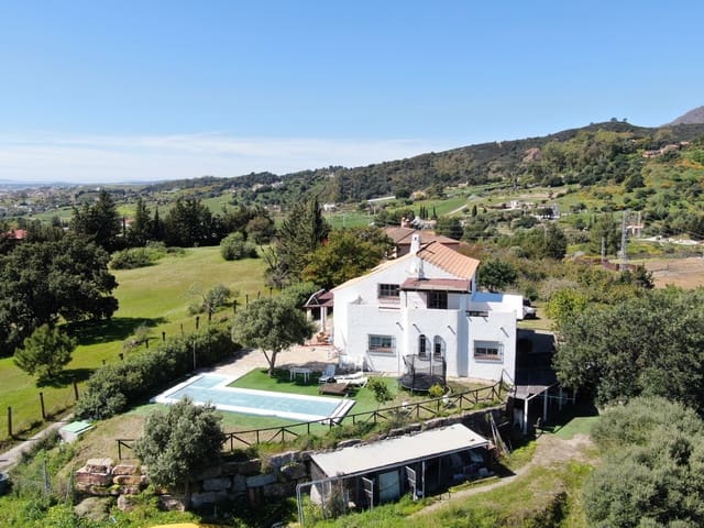4 slaapkamer Finca/Landhuis te koop in Estepona met zwembad garage - € 1.300.000 (Ref: 9700142)