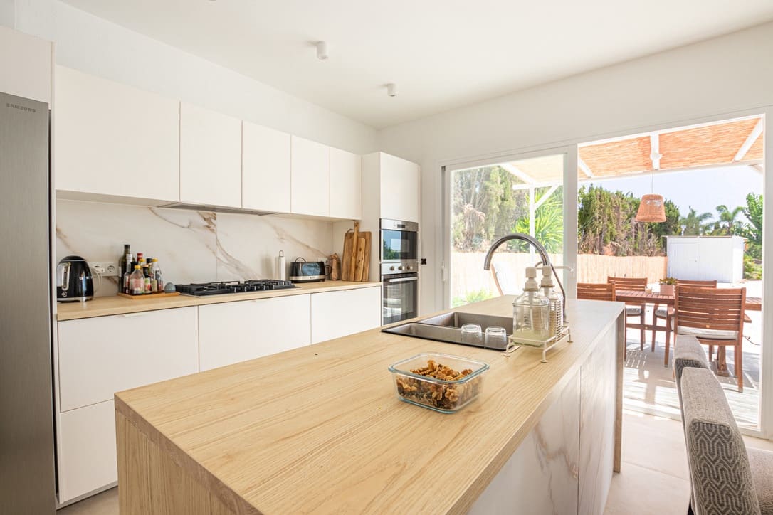 3 chambre Finca/Maison de Campagne à vendre à Estepona avec piscine garage - 875 000 € (Ref: 9779087)