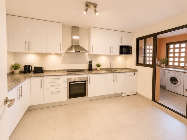2 slaapkamer Strandappartement te koop in Casares met zwembad garage - € 319.000 (Ref: 9841500)