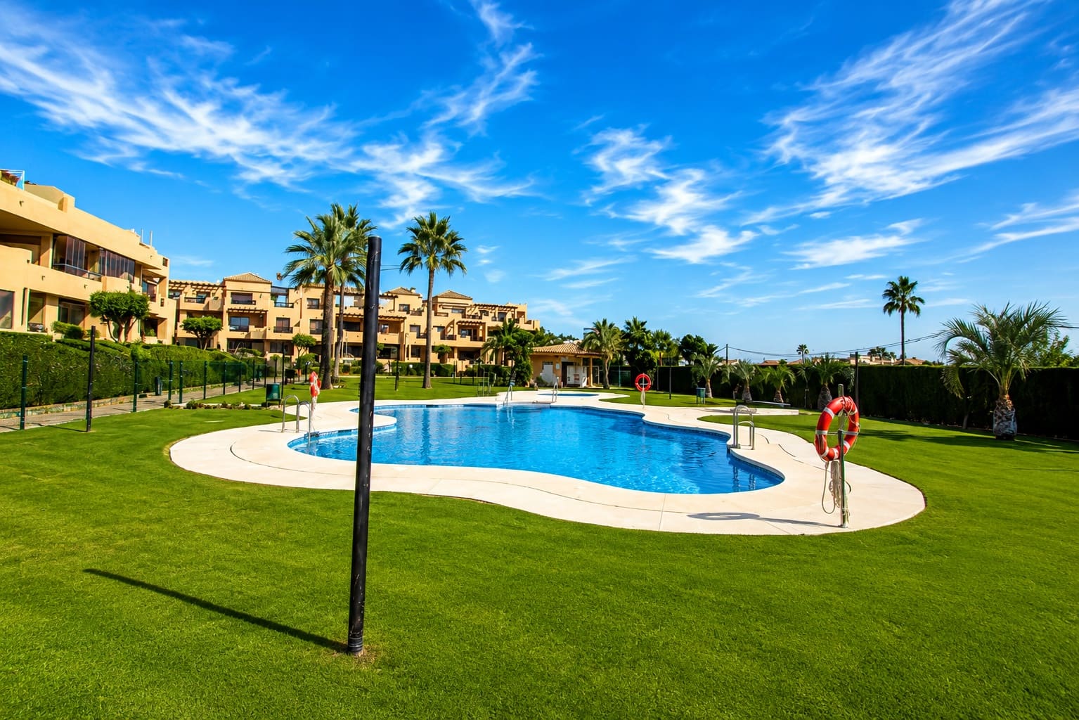 2 soveværelse Strandlejlighed til salg i Casares med swimmingpool garage - € 319.000 (Ref: 9841500)