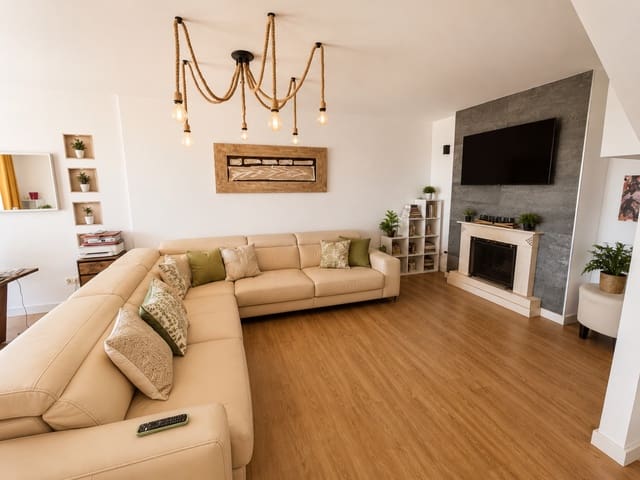3 bedroom Semi-detached Villa for sale in Casares with pool garage - € 479,000 (Ref: 9893033)