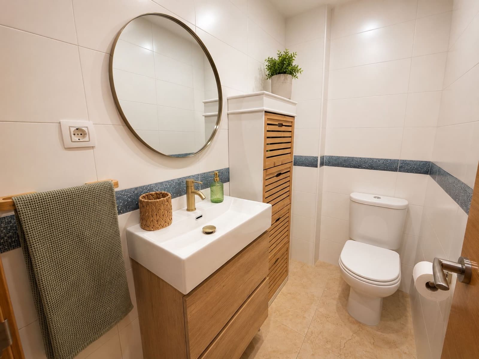 Byhus til salg i Casares med garage - € 340.000 (Ref: 9913681)