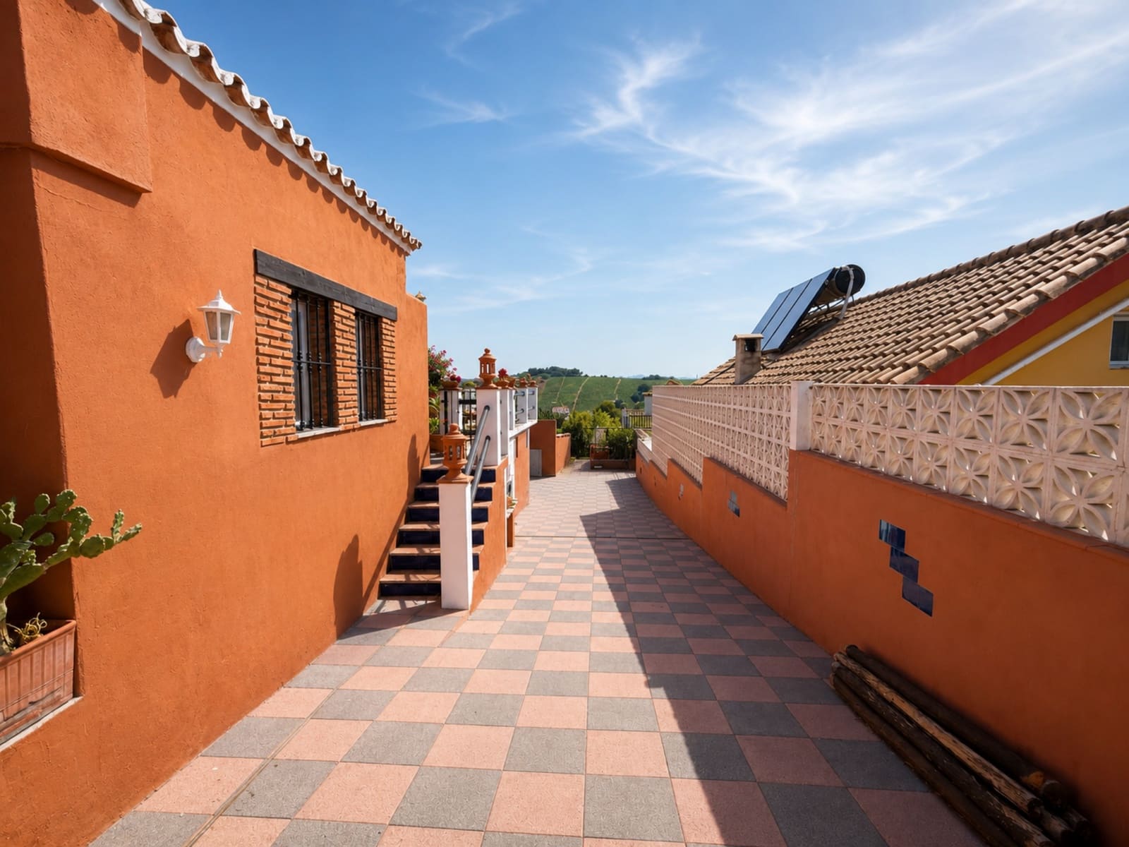 2 slaapkamer Villa te koop in Manilva met zwembad garage - € 465.000 (Ref: 9950446)