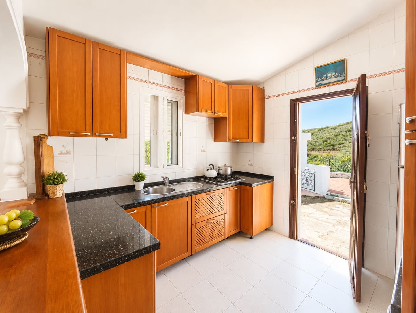 6 bedroom Finca/Country House for sale in Estepona with pool garage - € 900,000 (Ref: 9968405)
