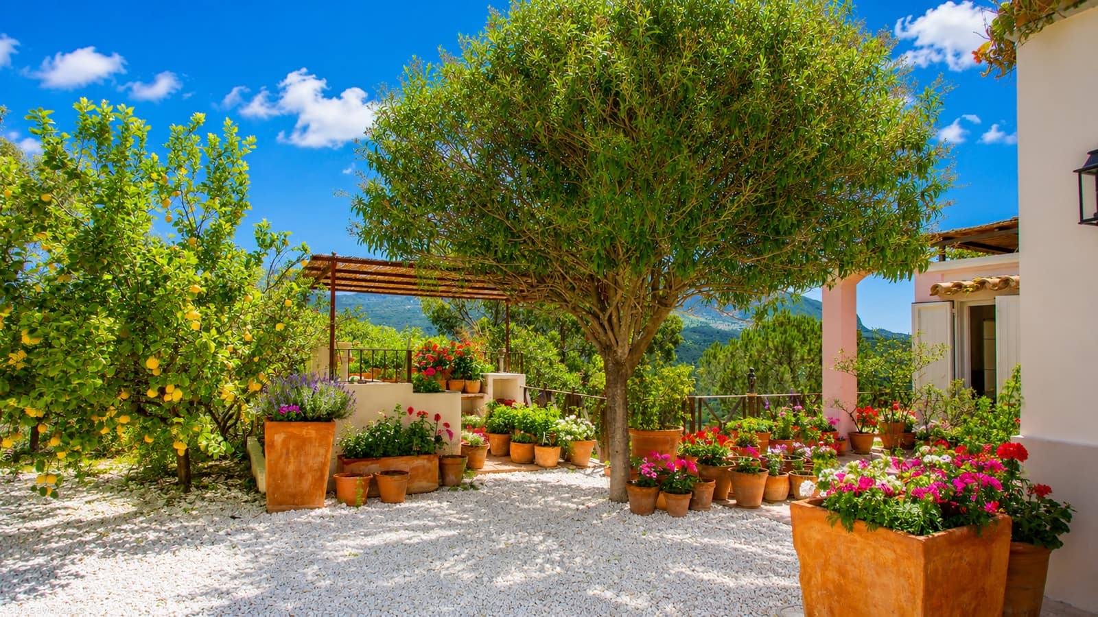 8 bedroom Finca/Country House for sale in Gaucin with pool garage - € 2,490,000 (Ref: 9974261)