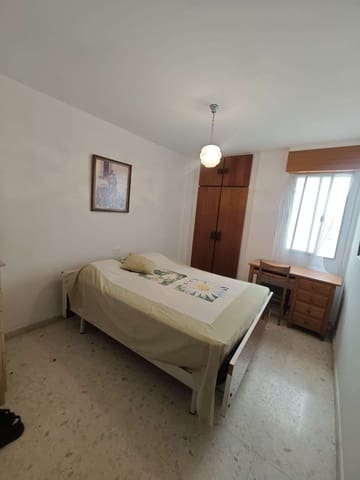 4 bedroom Flat for sale in Torre del Mar, Vélez-Málaga - € 365,000 (Ref: 10011806)
