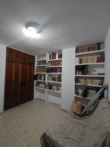 4 bedroom Flat for sale in Torre del Mar, Vélez-Málaga - € 365,000 (Ref: 10011806)