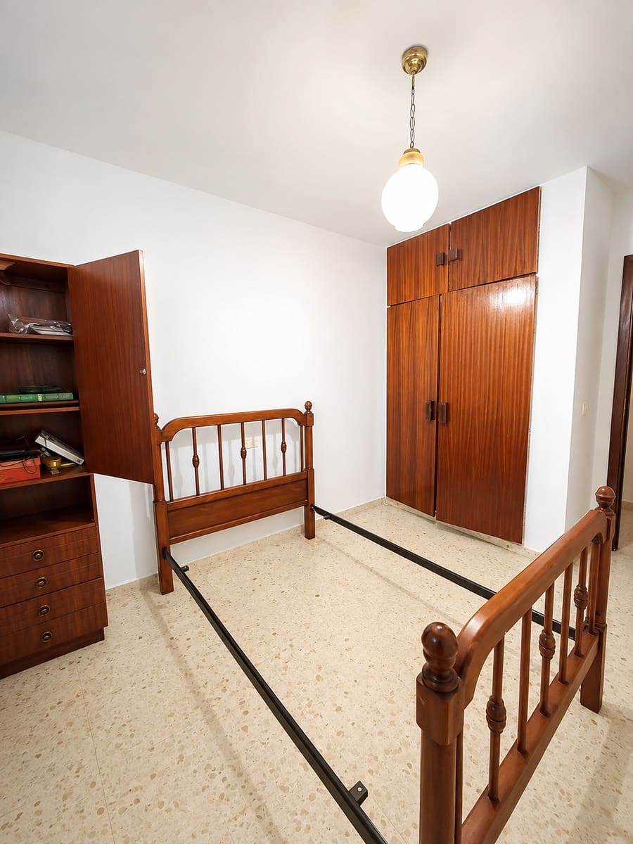 4 bedroom Flat for sale in Torre del Mar - € 365,000 (Ref: 10011806)