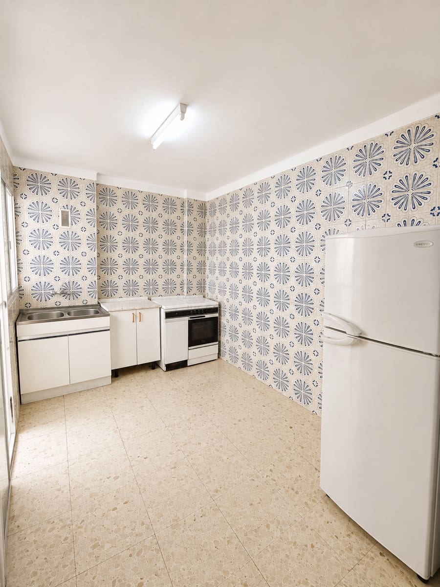 4 bedroom Flat for sale in Torre del Mar - € 365,000 (Ref: 10011806)