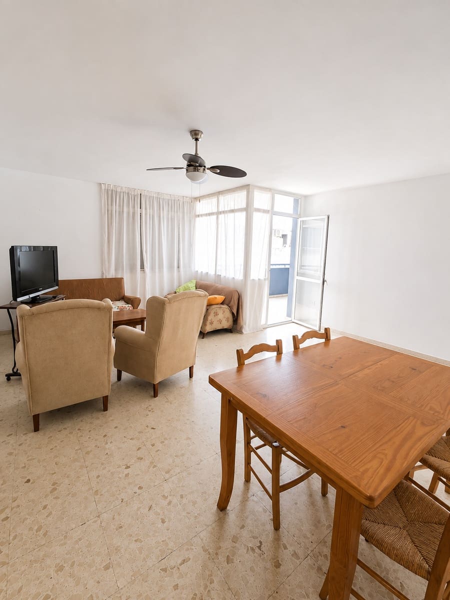 4 bedroom Flat for sale in Torre del Mar - € 365,000 (Ref: 10011806)