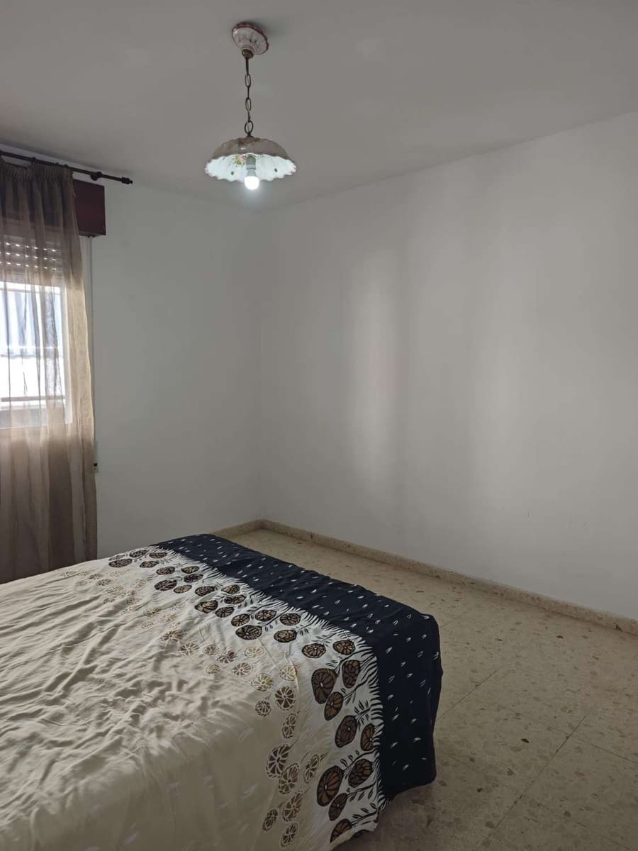 4 bedroom Flat for sale in Torre del Mar - € 365,000 (Ref: 10011806)
