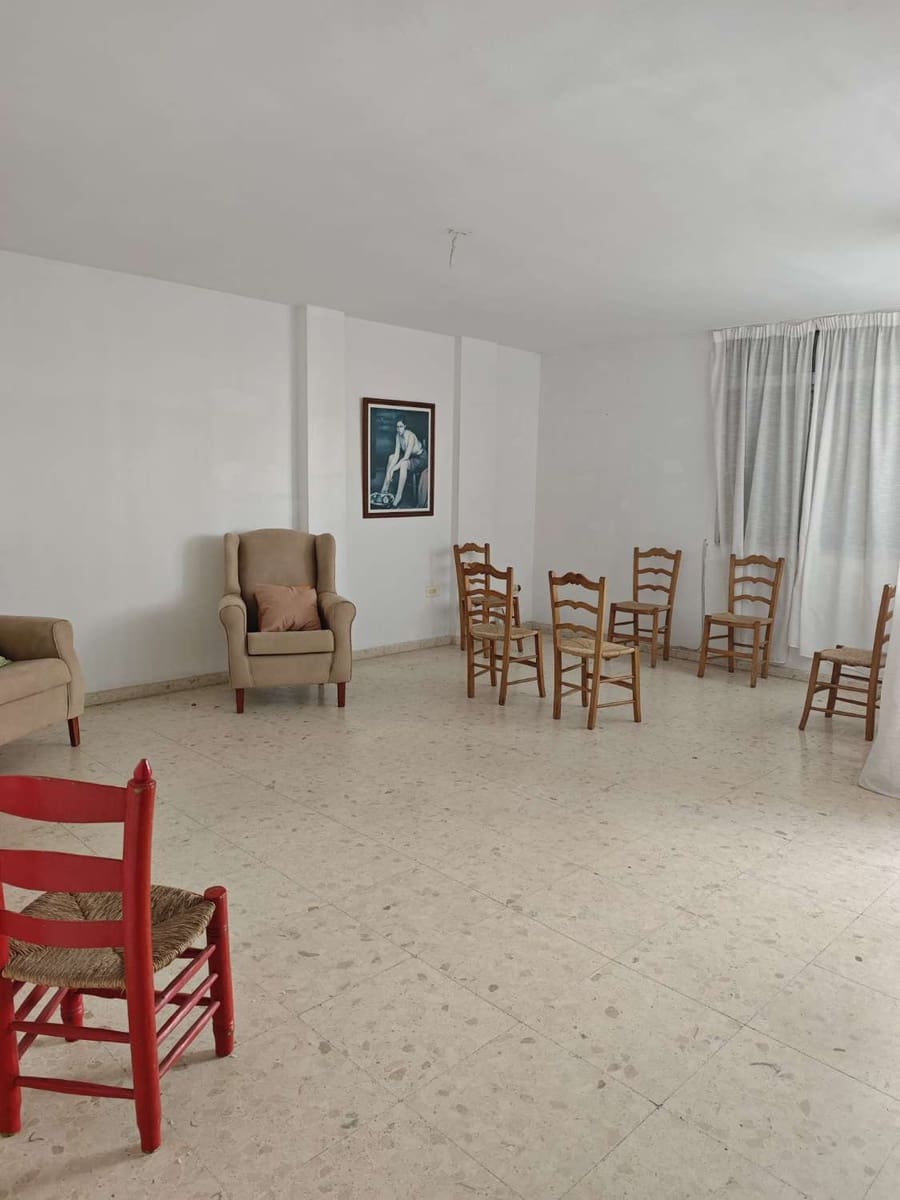 4 bedroom Flat for sale in Torre del Mar - € 365,000 (Ref: 10011806)