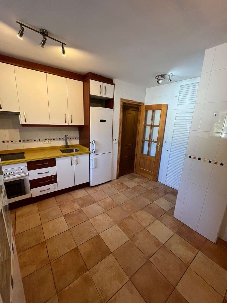 4 soverom Leilighet til salgs i Malaga by - € 330 000 (Ref: 10011809)