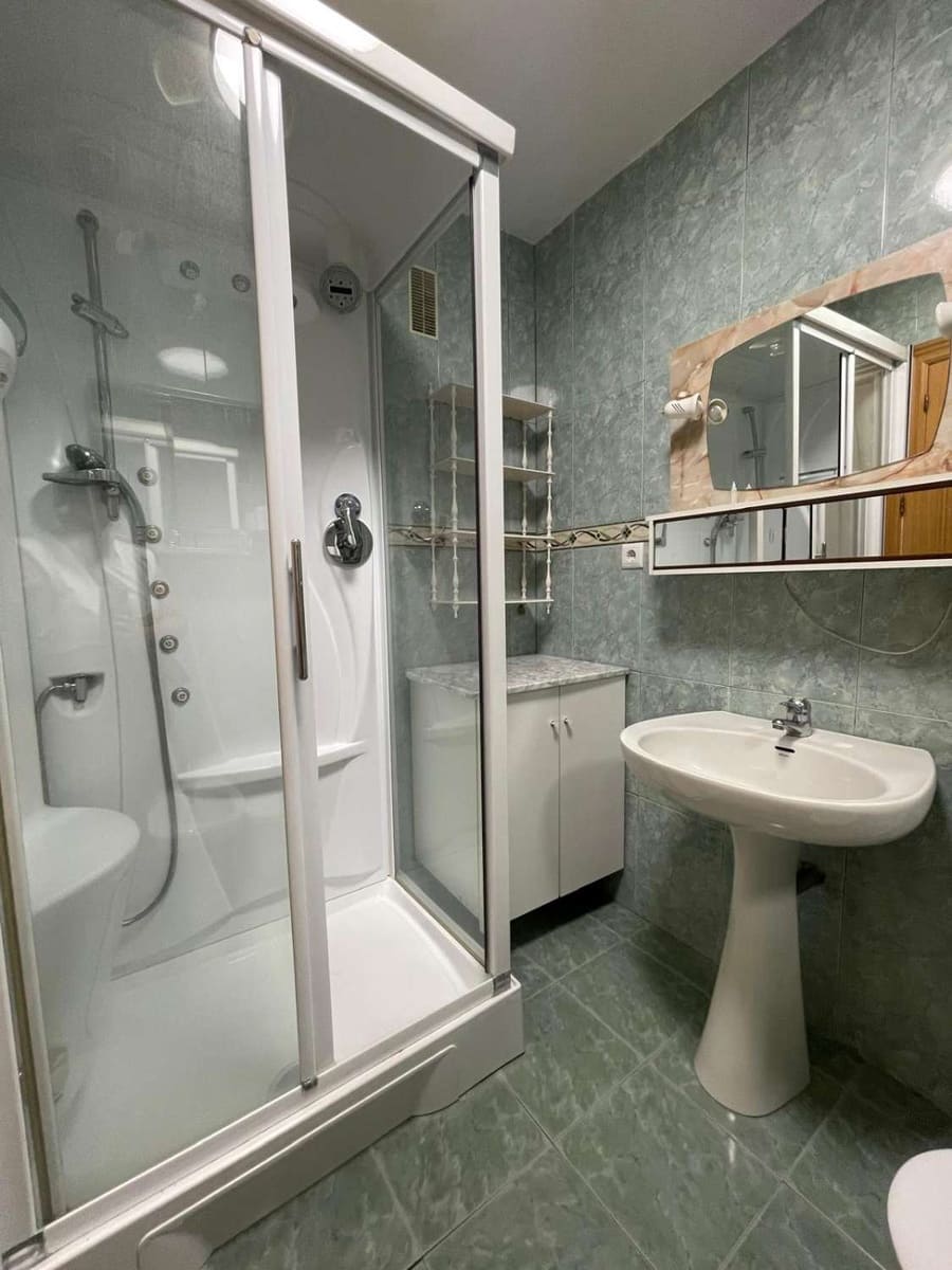3 bedroom Flat for sale in Torre del Mar with pool garage - € 330,000 (Ref: 10011812)