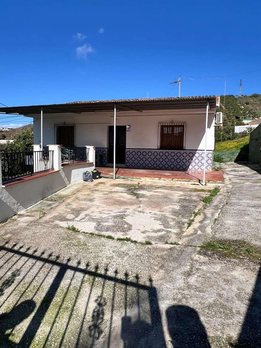 3 bedroom Finca/Country House for sale in Velez-Malaga with garage - € 310,000 (Ref: 10011813)