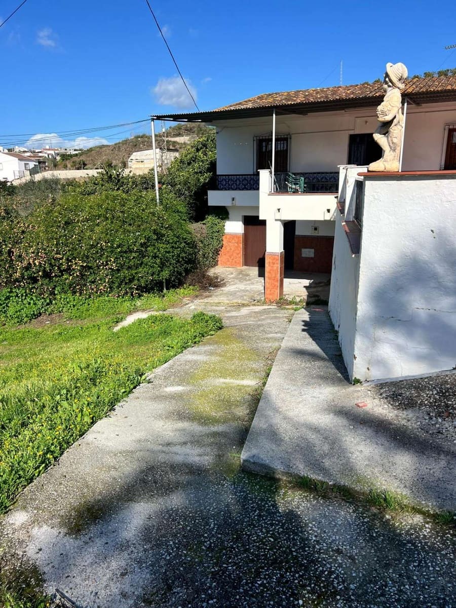 3 bedroom Finca/Country House for sale in Velez-Malaga with garage - € 310,000 (Ref: 10011813)