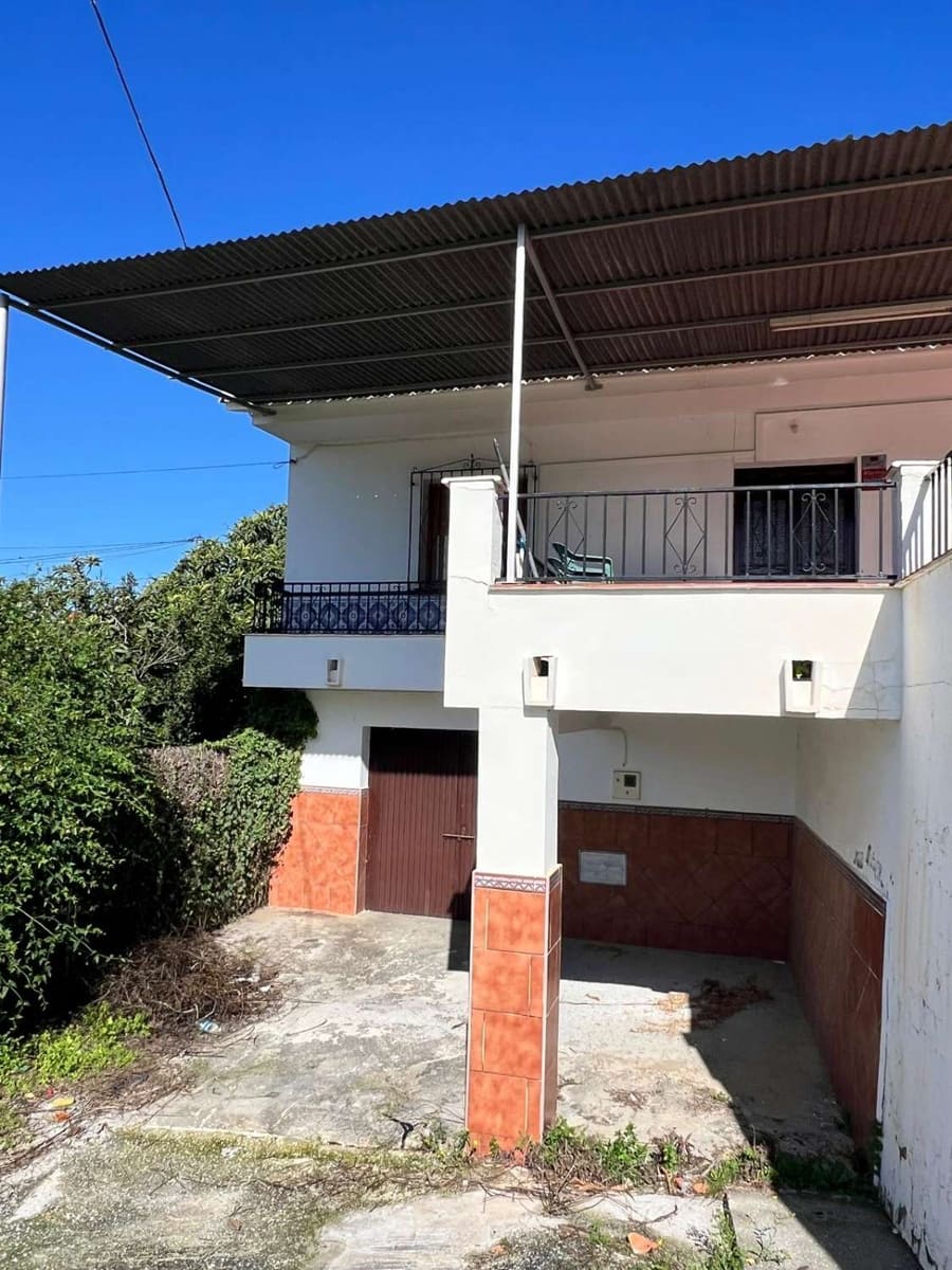 3 bedroom Finca/Country House for sale in Velez-Malaga with garage - € 310,000 (Ref: 10011813)