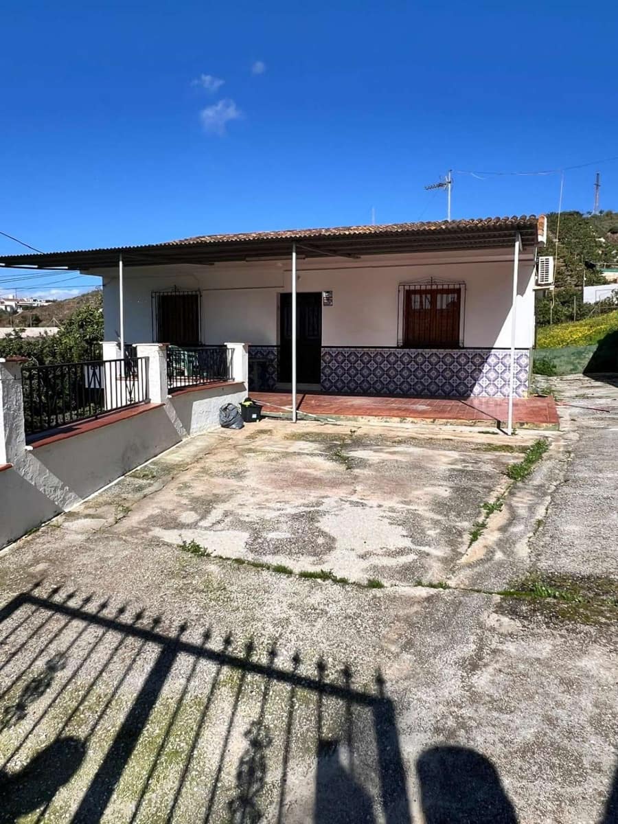 3 bedroom Finca/Country House for sale in Velez-Malaga with garage - € 310,000 (Ref: 10011813)